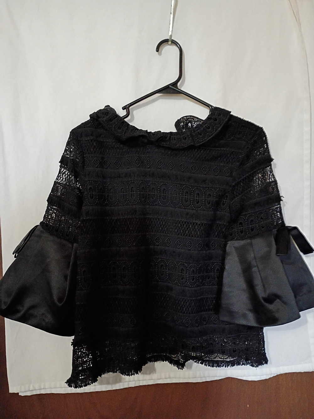 Alpha & Omega Black Lace Bell-Sleeve Women's Top M
